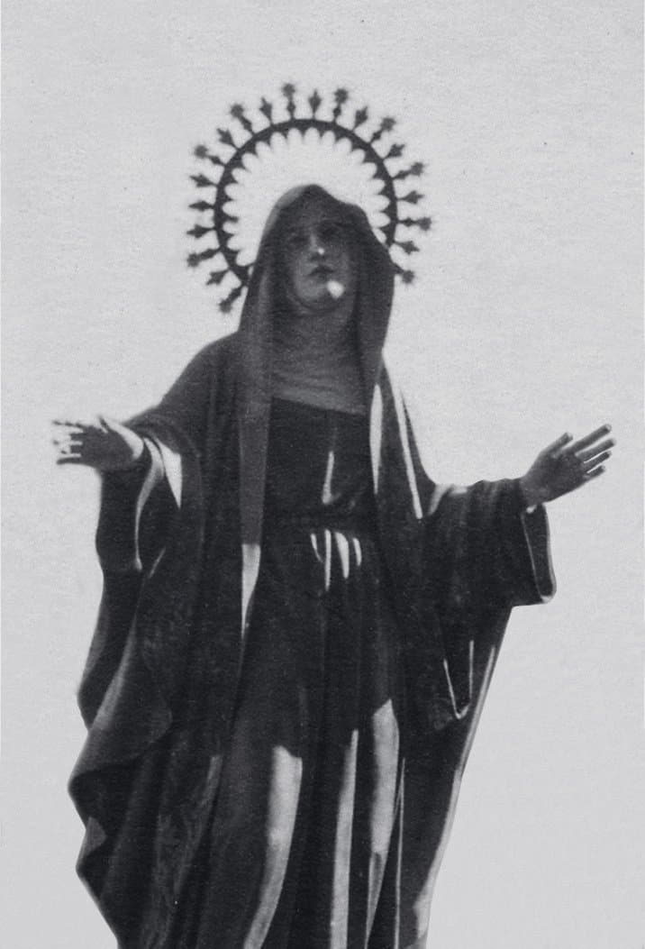 La Virgen comprada en Olot, bendecida en 1914