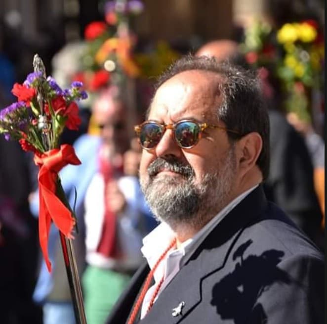 José Francisco González Poza, con la vara florida en la procesión