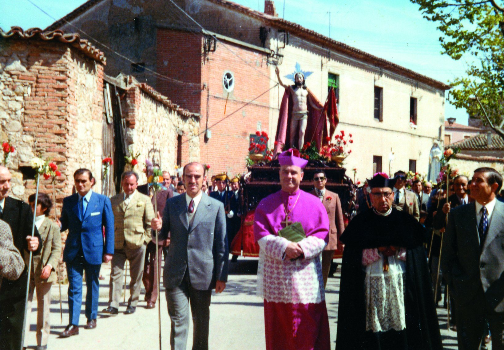 Misa de Pontifical en la Catedral oficiada por el Obispo Buxarrais, 1972